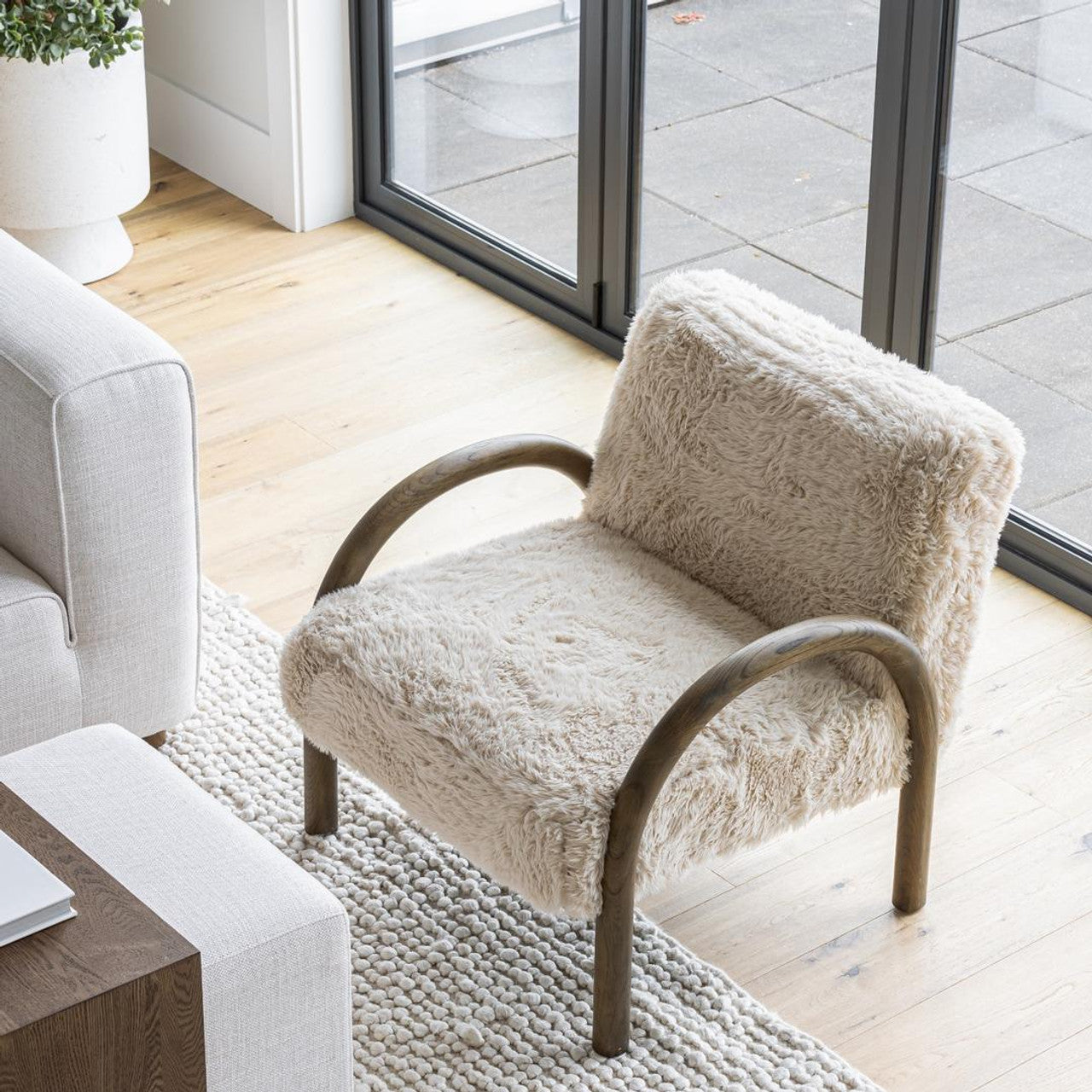 Eros Chair-Shaggy Sand